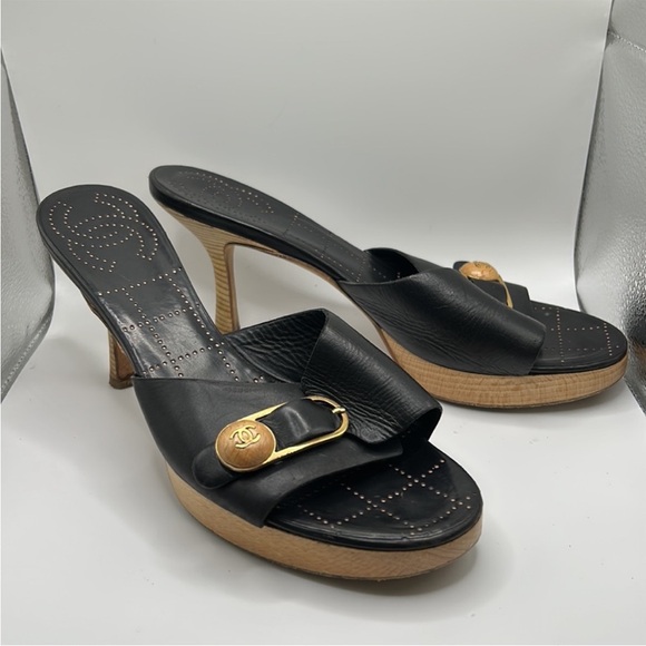 Chanel slides - Picture 2 of 8